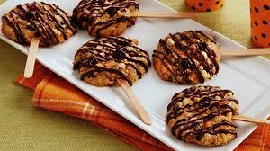 Made of hulled oat grains on top of it, oatmeal is diabetes friendly ingredient. Diabetic Friendly Chocolate Cherry Oatmeal Cookies Food 4 Your Mood