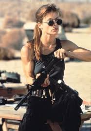 This deluxe 7 scale action figure features the authorized likeness of linda hamilton and over 25 points of articulation. Sarah Connor Terminator 2 Mulher Armada Mulheres Militares Filmes Classicos