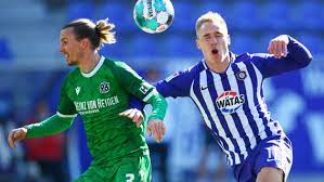 Eine neue saison der 2. Willkommen Im Mittelmass Hannover 96 Spielt In Aue Nur Remis Ndr De Sport Fussball