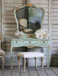 victorian vanities with royal style