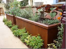 the bottomless planter box from