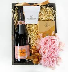 veuve clic chagne rose gift box