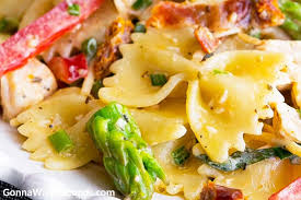 The cheesecake factory farfalle with chicken and roasted garlic is a perfect copycat of my favorite creamy, cheesy bacon and mushroom pasta dish and one of the most popular recipes on the menu! Chicken Pasta Salad A Potluck Favorite Gonna Want Seconds