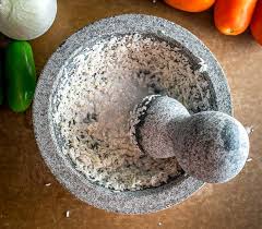 how to use a molcajete including salsa