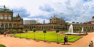 The dresden zwinger is a famous buildings in saxony, germany. Mediterranes Flair Im Dresdner Zwinger