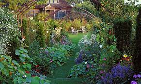 Designing The Perfect Cottage Garden