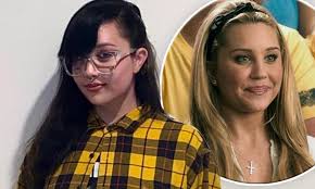 Amanda bynes is a tv and film actress who got her start as a child. Amanda Bynes Returns To Instagram With Brand New Look After Wiping Clean Her Social Media Account Daily Mail Online