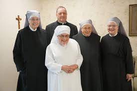 little sisters of the poor ponder the