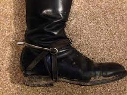 If you've selected a shiny new pair of spurs, you may be wondering how to attach them to your favorite cowboy boots. Correctly Fitting Spurs E Venting