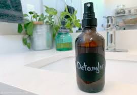 The powdered ingredient in this recipe attracts and removes the dirt, whilst the rosemary oil is a natural cleanser and stimulant. Homemade Hair Detangler Recipes