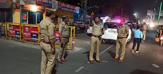 एसएसपी मुनिराज ने चेकिंग पॉइंट्स पर लगे पुलिस बल को स्वयं किया चेक, साथ ही  दिए थाना क्षेत्र में प्रभावी पैदल गस्त व चेकिंग के निर्देश - Ek Sandesh