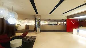 qantas international business lounge