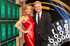 vanna white in talks to continue on