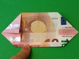 Wenn sie über einen neuen und unbeschädigten 10 euro geldschein verfügen, beginnen sie gleich ihr geschenk zu machen. Geldgeschenke Als Schmetterlinge Basteln Gestalten