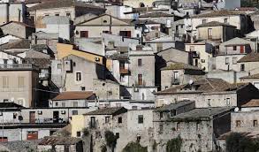 Worauf sollte ich beim hauskauf achten? Italiens Immobilienpreise Sinken Investoren Sollten Aufpassen