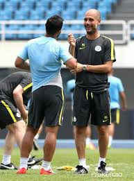 Manchester city boss pep guardiola is reportedly open to coaching in serie a once his tenure at etihad ends and he has highlighted juventus as his club of choice. Pep At Mancity Training Soccer Guys Pep Guardiola Pep
