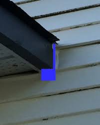 If necessary, bend the siding to fit into place. Vinyl Siding To Fascia Board Transition Question Doityourself Com Community Forums