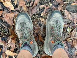 how to choose the best hiking shoes for
