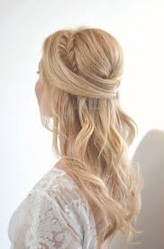 The fishtail braid in this design is as elegant as they can get and it helps to create a flawless half up half down style. 20 Awesome Half Up Half Down Wedding Hairstyle Ideas Elegantweddinginvites Com Blog