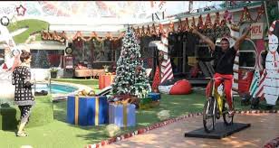 Today's bigg boss 14 16 november 2020 episode starts with everyone waking up to the song 'happy diwali'. Bigg Boss 14 25th December 2020 Written Update Christmas Gift Episode Updates
