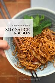 easy chinese fried soy sauce noodles
