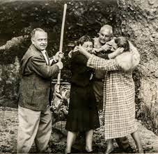 Cat Fight! Grandma Francie Versus Amie Chon. Hot Springs Arkansas 1938 (Not  sure who won, but my money is on Grandma Francie). : r/OldSchoolCool