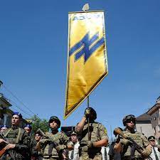 Guerre en Ukraine : quatre questions sur le régiment Azov, ce bataillon  ukrainien accusé de compter des néonazis dans ses rangs