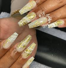 15 gold foil manicure ideas that will