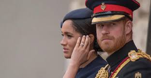 Meghan markle, 37, appears to have redesigned her engagement ring. Thoughts On Meghan Markle S New Engagement Ring The Adventurine