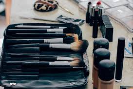 diffe types of makeup brushes and