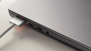 MacBook Pro 16 inch 2021 gặp lỗi không thể sạc bằng cổng MagSafe