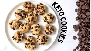 chewy keto chocolate chip cookies