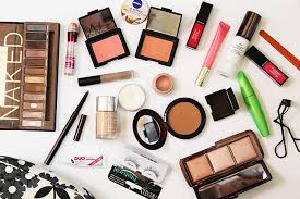 makeup bag essentials for interates