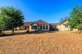 fredericksburg tx houses with land for