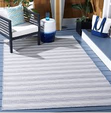 best outdoor rugs to dress up your back