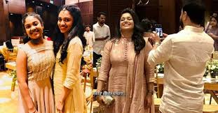 Dileep kavya attends wedding nadirsha daughter gift exchange gold collections bride and groom sings. Adorable Picture Of Dileep Clicking Kavya Madhavan S Laugh Turns Viral Malayalam News Indiaglitz Com