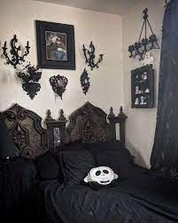 these 25 gothic bedroom ideas are sure