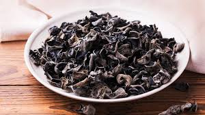 Black fungus or wood‐ears, edible wild fungus, auricularia polytricha; Black Fungus Nutrition Benefits And Precautions