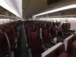 flying on a qatar airways 777 200lr