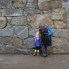 Zagunis Castle Wall Portland Japanese