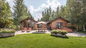 17 best jackson hole airbnbs from log