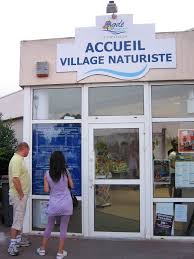 Cap d'Agde hat Dresscode: nackt: Europas größte Nudistenkolonie - n-tv.de