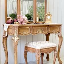 tri fold mirrored back dressing table