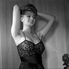 French women have posted pictures of hairy armpits and legs on twitter to fight the stigma over female body hair. Pin On B Sophia Loren