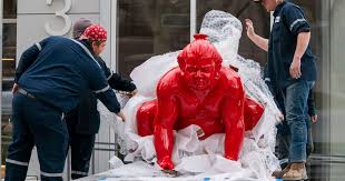 sumo wrestler sculpture unveiled