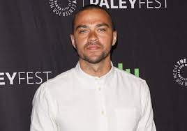 Jesse williams says it's downright offensive if his wife thinks she can force him to stop posting pictures of his own kids on his social media. Jesse Williams Criticizes Ary Drake Lee For Being A Stay At Home Mom Hellobeautiful