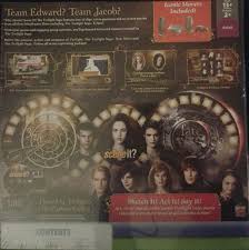 Our online twilight saga trivia quizzes can be adapted to suit your requirements for taking some of the top twilight saga quizzes. Amazon Com Mattel Scene It The Twilight Saga Juego De Dvd Juguetes Y Juegos