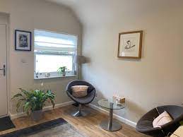 lovely therapy room to hire in north
