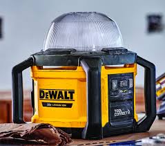 New Dewalt Dcl074 Cordless Led Worklight With Bluetooth