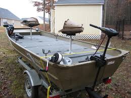 Similar to jon boats, skiffs are good for shallow water and may be driven by an outboard with a tiller or via a steering console. Jon Boat Deck Modifications